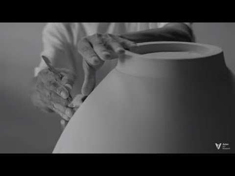 Making a Moon Jar (with artist commentary)