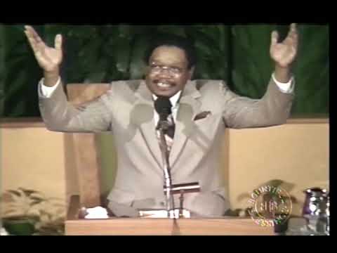 Bishop G.E. Patterson "LORD we need a miracle right now"