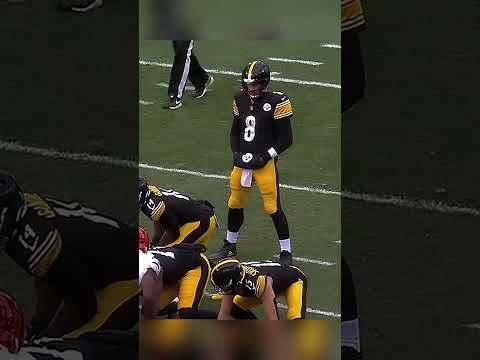 Aaron Rodgers Is TOO Nonchalant🙏😭 #nfl #shorts