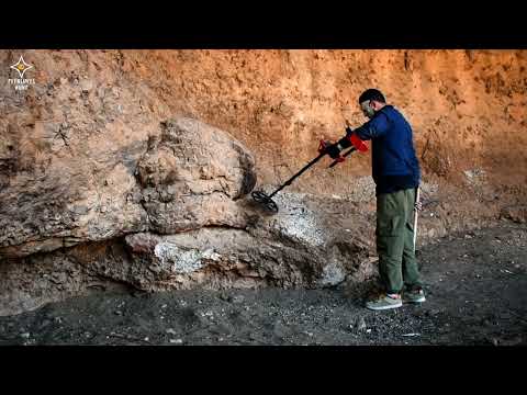 I found treasure filled with gold inside the Devil's Cave using treasure map and metal detector