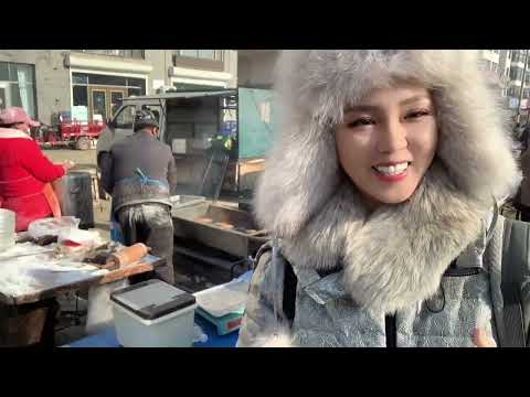 东北边境赶大集，啥啥都便宜，花10块钱能吃撑，想来这生活吗？