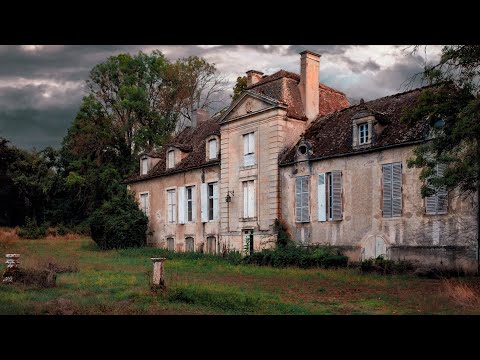 ABANDONED 1700's French Chateau Owned By KNIGHTS
