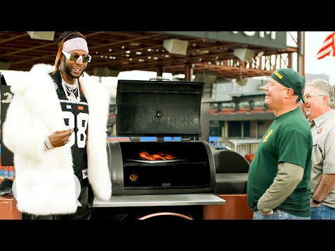 2 Chainz Checks Out the Most Expensivest Grill | Most Expensivest | GQ & VICE TV