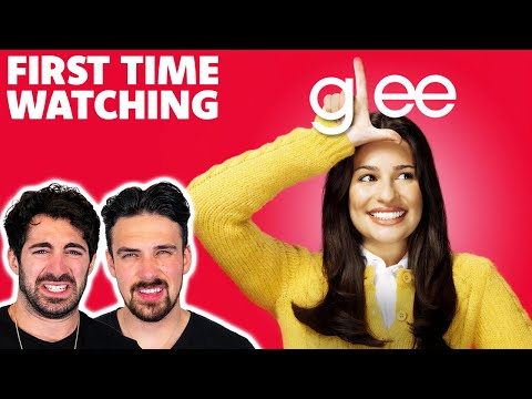First time watching *GLEE* (there are so many predators...)