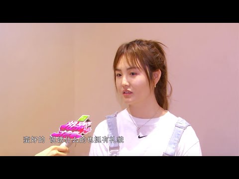 开豪车摆地摊的漂亮小姐姐 相亲才会赢