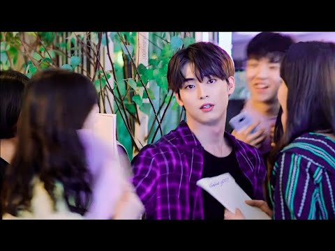 بنت كيوته بتشتغل خدامه عند شاب وسيم ومشهور كل البمات معجبه بيه لكن بيسبهم وبيرتبط بيهاملخص مسلسل