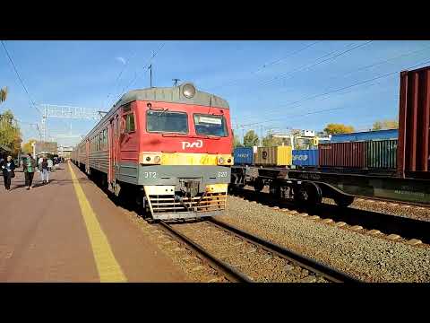 Пригородные  поезда на вокзале Новосибирск-Главный