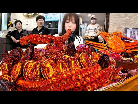 7kg Giant Octopus Leg! Monster Abalone! Spicy Steamed Seafood with King Crab Soup Mukbang