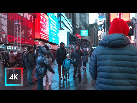 Rainy, Windy, Snowy, Cold Walk in Times Square, New York Before Christmas 🎅🎄, Binaural City Sounds