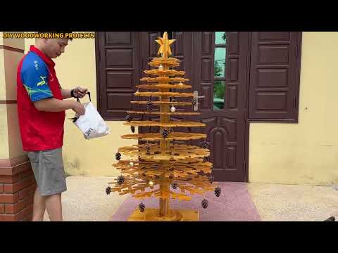 DIY Christmas Decoration Ideas // How To Make A Christmas Tree From Recycled Wood