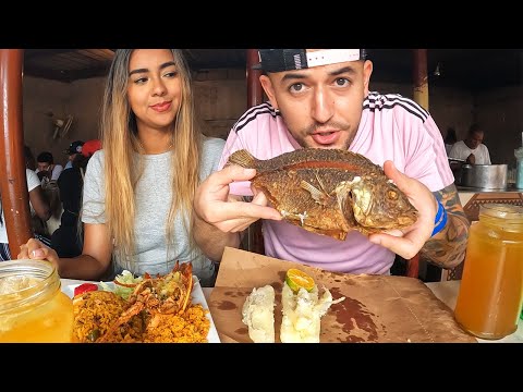 Would You Eat At This Colombian Market ? 🇨🇴