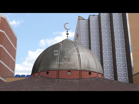 London exhibit shows people how to prepare for Hajj ++REPLAY++