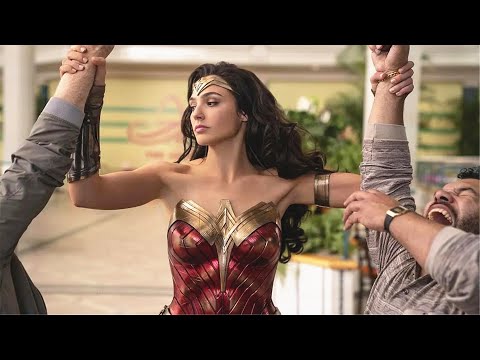 正妹觉醒超能力，不仅刀枪不入还能一飞冲天，反派根本没法玩！