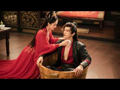 她意外捡到化身小孩的攝政王,親手扒光衣服幫他洗澡!午夜他恢復真身,將她牢牢囚入懷中,欲火焚身!#短劇 #穿越 #追妻火葬場