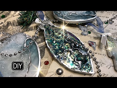 IT'S NOT DIFFICULT AT ALL! Christmas decorations with crystals and epoxy resin.