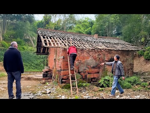 Full Video ~A genius man decorated his parents' dilapidated house and built a garden
