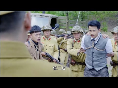 The master was tied up,but the master broke free and took revenge on the spot!