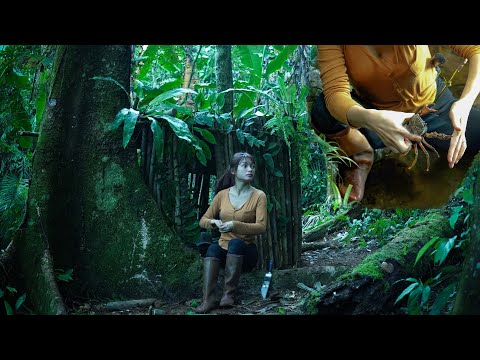 Wild survival with just a machete, skills to live in the rainforest