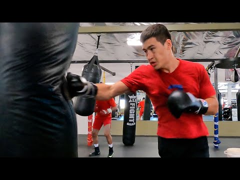 DMITRY BIVOL DENTS UP HEAVY BAG TRAINING FOR CANELO! SHOWS KO POWER & ACCURACY IN WORKOUT!