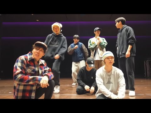 Taehyung 🔴 LIVE Dances With Members — This Moment Made Fans Go Crazy