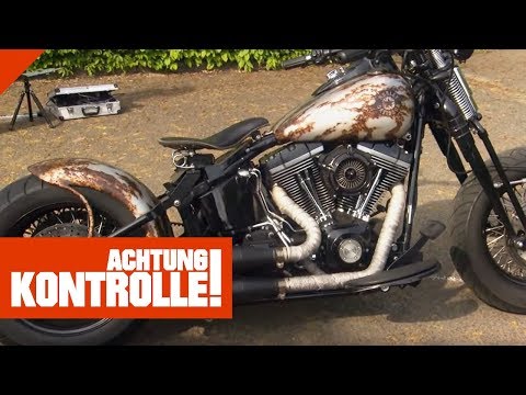 Komplett umgebaute Harley Davidson: Biker versucht zu vertuschen | Achtung Kontrolle | Kabel Eins
