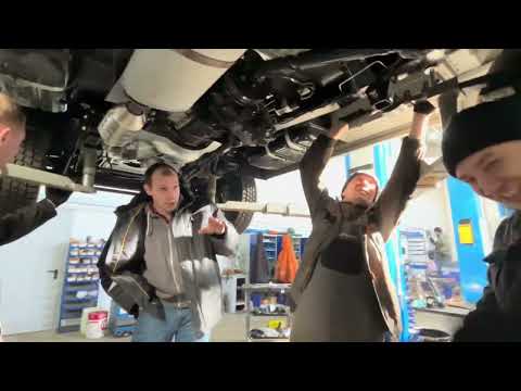 Купила новый УАЗ буханка, еду в сервис. Протяжка, доливка, шприцовка, антикор, виброизоляция и тп.