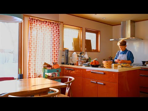 肉じゃがと、ハンバーグと、いなり寿司と、かぼちゃケーキ