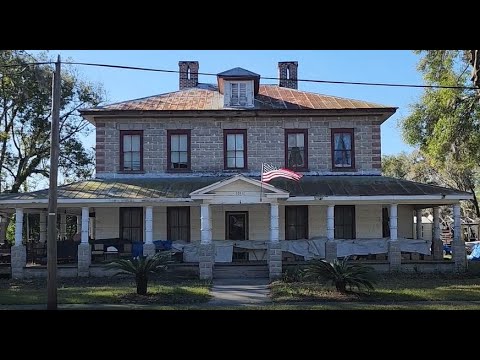 Ep3 Estate Sale & Pressure Washing - We Bought an Abandoned 1907 Four Square Home! Mansion, Renovate