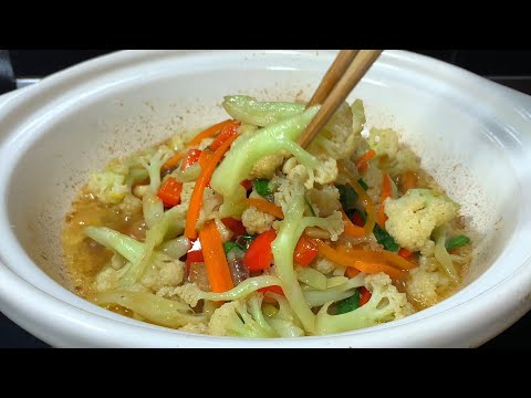 Dry-fried cauliflower! Savory and flavorful, crisp and not mushy, super delicious with rice! A fo...