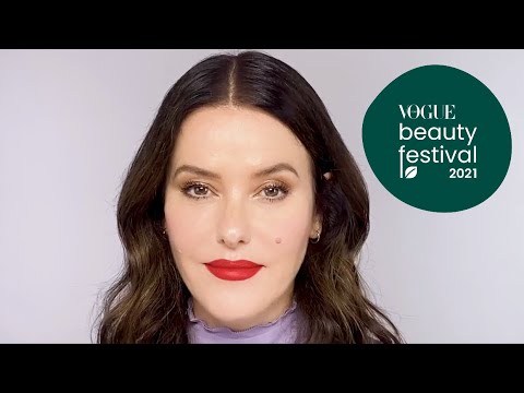 Celebrity Makeup Artist Lisa Eldridge's Ultimate Red Lipstick Tutorial | Vogue Beauty Festival 2021