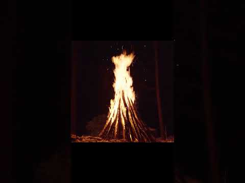 Making a Teepee Fire. Winter Camping #bushcraftimprovisation