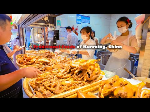 Amazing Kunming Traditional Food (China): Rainy Season Mountain Delicacies! So Fresh, Wow!