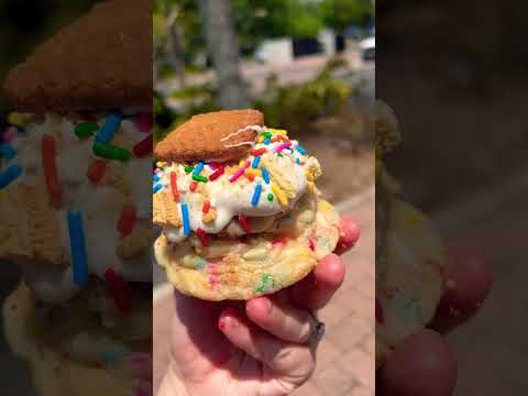 Bet you never seen a cookie look this good😉  #chocolate #cookies #florida #delicious #dessert