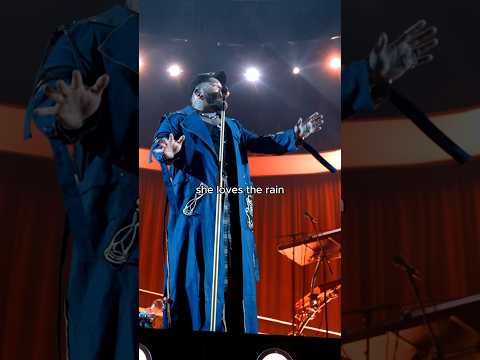 She loves the rain and i love @johntheblind522