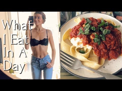 What I Eat In a Day as a Model | Comfort Foods, Yummy Stuff, & Treats | Jessica Clements