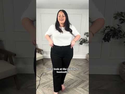 We’re breaking down jeans for you over on our new Styling Curves course! Linked in comments!