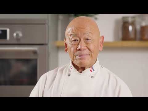 Ken Hom's chicken stir fry | Ken Hom recipe