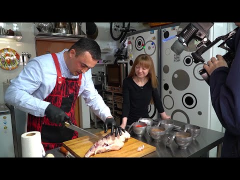 КАК ВЫБРАТЬ И ПРИГОТОВИТЬ БАРАНЬЮ НОГУ | СЮЖЕТ ДЛЯ ПЕРВОГО КАНАЛА