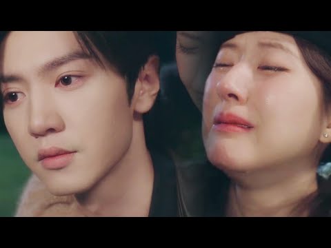 Cinderella sees her first love,who disappeared for eight years,and instantly feels her heart flutter