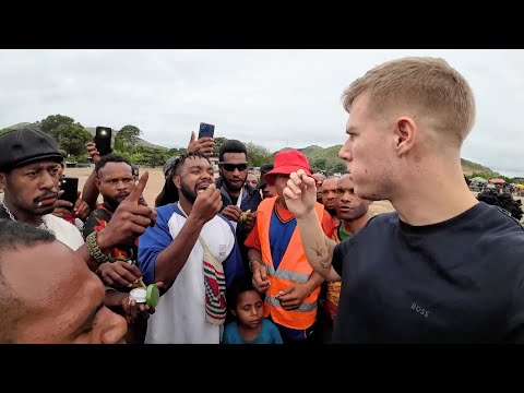 Tourists Don't Come Here! 🇵🇬