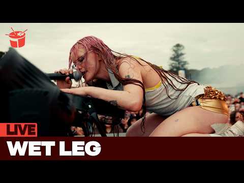 Wet Leg - 'mangetout' (live at Laneway 2026)