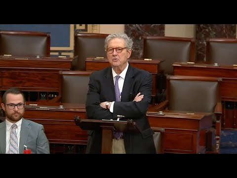Kennedy on U.S. Senate floor: My two bills stop Congress’ pay if federal workers aren’t paid