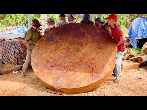From Monster Log To Masterpiece  7 Strong Men Build The World’s Largest 500-Year-Old Wooden Table