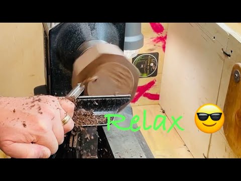 Turning The Most Adorable Tiny Walnut Bowl - Oh So Relaxing 😎 And Satisfying ☺️