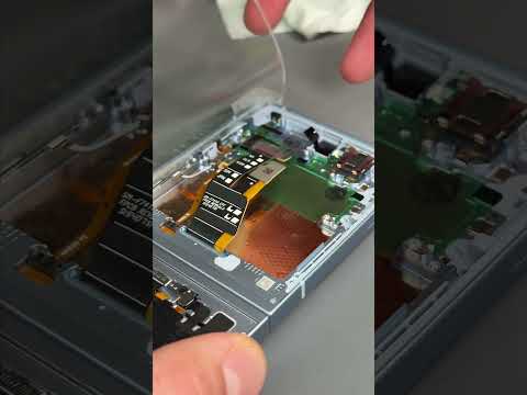 Another Flip 6 That Has Fallen Victim To Dust Damage 🫣#fyp #idoctor #phonerepair #brokenphone