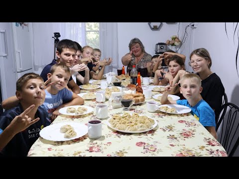 Приехал Рома. мукбанг (позы, буузы.)