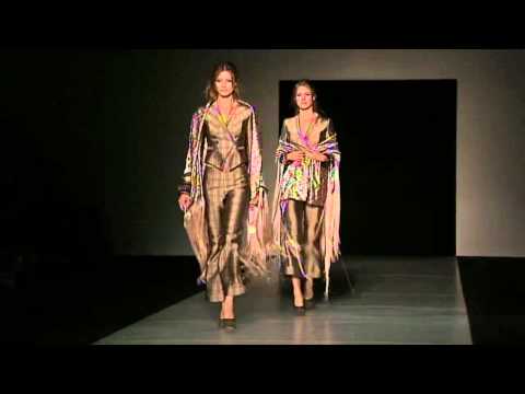Giorgio Armani 2011 Fall Winter Womenswear Collection