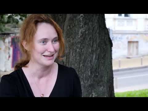 Stephen Fry  into Ukraine  with Ukrainian subtitles