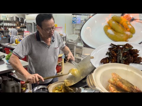 吉隆坡一家三十多年老店，父子三人亲自掌勺，咖喱龙虎斑鱼头，上汤焗虾，酸菜苦瓜猪肚，斑斓叶焖鸡，玫瑰酒香蕉，味道一道比一道惊喜……