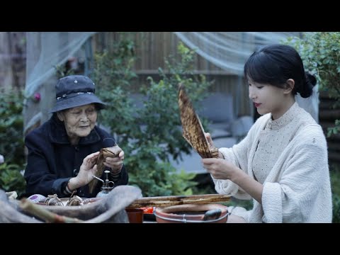 As a kid, I used to eat zongzi wrapped in shells of bamboo shoots.我小时候吃过的传统笋壳粽子，你那有吗？丨Liziqi Channel